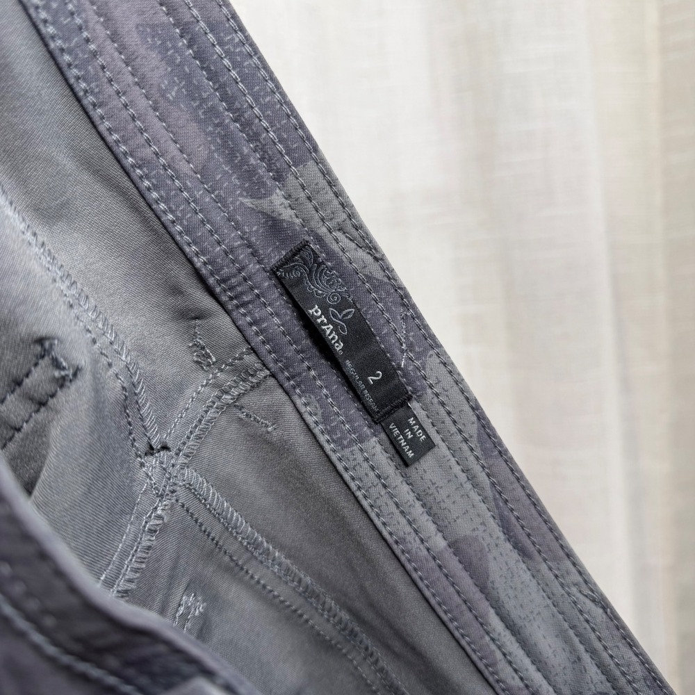 prAna Halle Short II Camo Charcoal Gray Hiking Outdoor Stretch Women's Size 2 - Picture 4 of 6